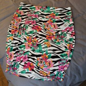 Torrid floral print skirt
